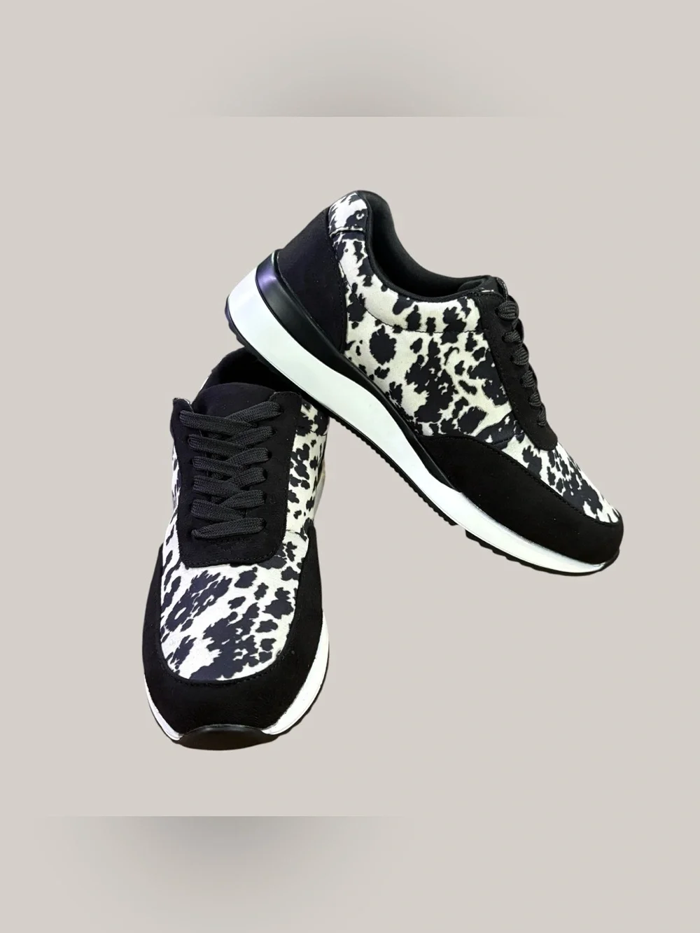 Crazy Train Cow Print Platform Sneakers Women’s Size 9 Lace Up Casual